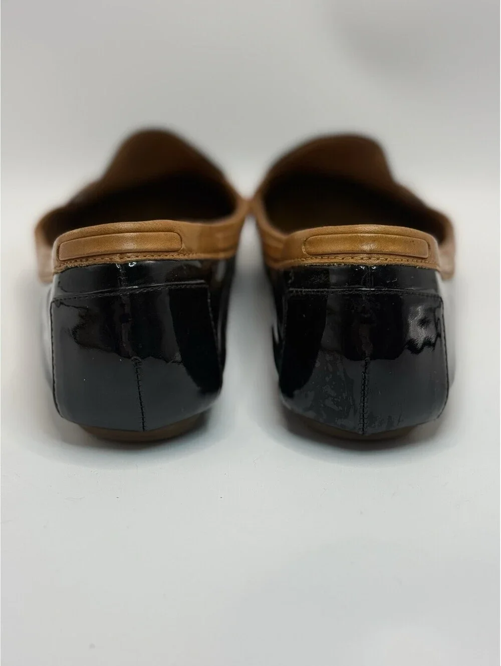 Kate Spade Black Patent Leather With Tan Leather Trim Moccasin Women Sz 8.5 US